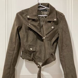 Aritzia jacket NWOT green cropped